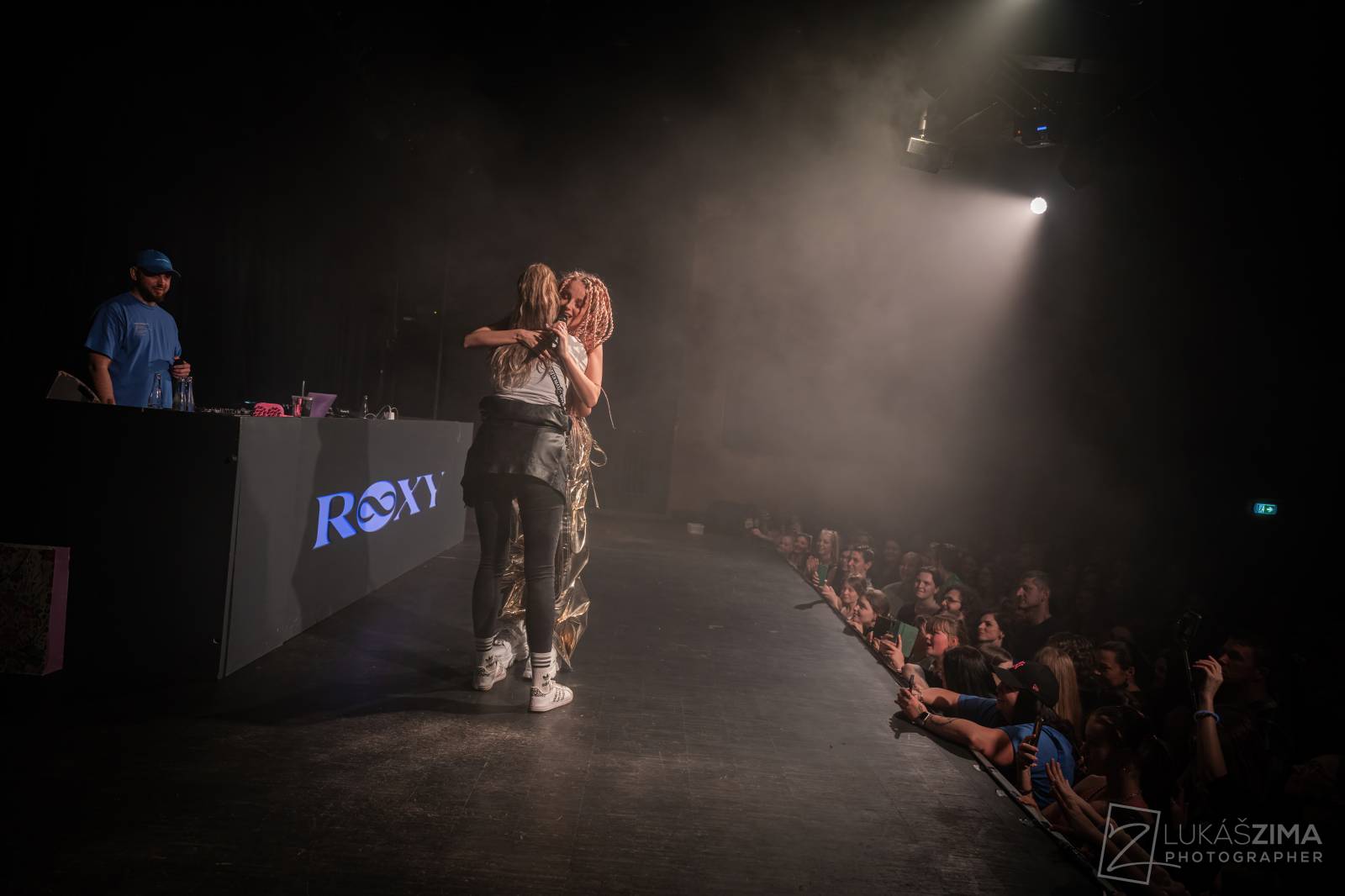 Sima předvedla Praze show světové úrovně, v Roxy pokřtila album Masterpiece