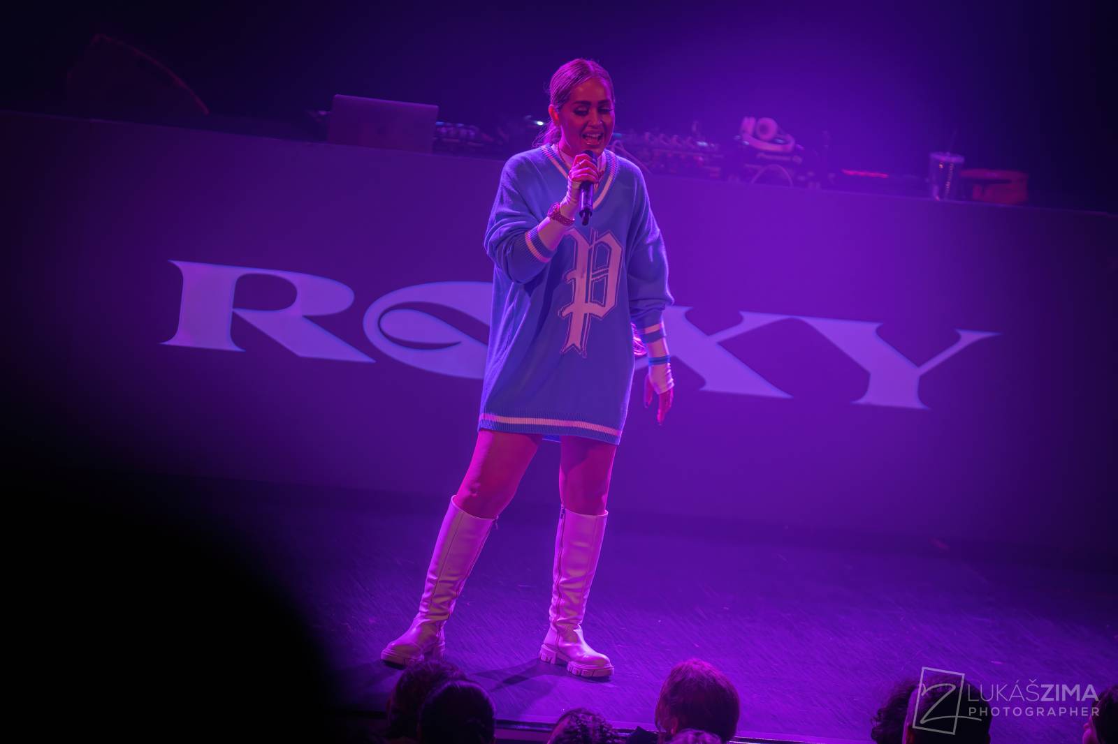 Sima předvedla Praze show světové úrovně, v Roxy pokřtila album Masterpiece