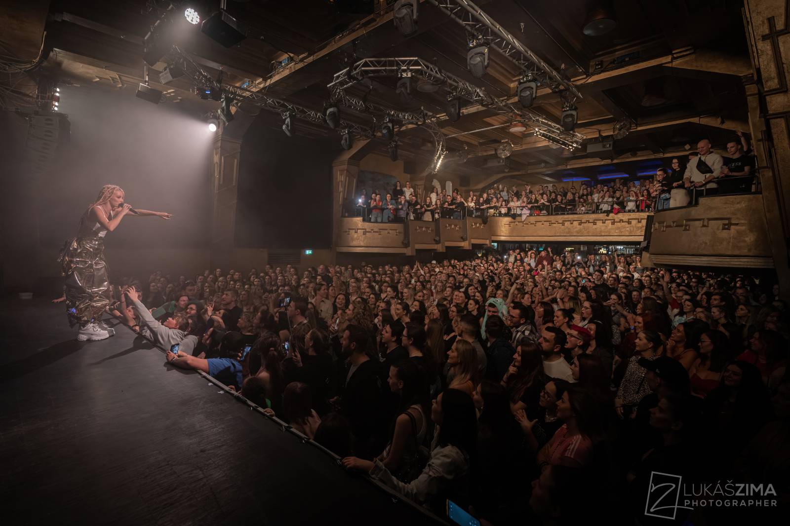 Sima předvedla Praze show světové úrovně, v Roxy pokřtila album Masterpiece