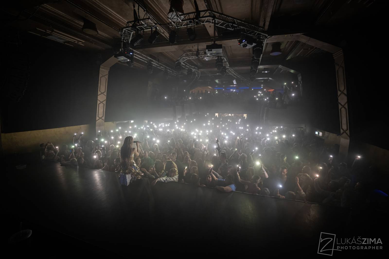 Sima předvedla Praze show světové úrovně, v Roxy pokřtila album Masterpiece