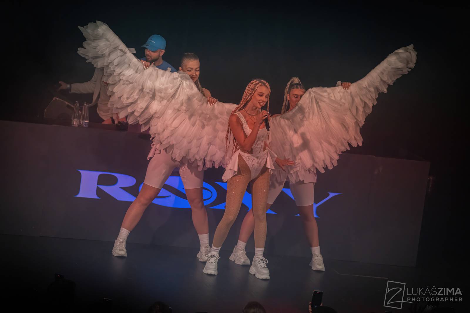 Sima předvedla Praze show světové úrovně, v Roxy pokřtila album Masterpiece