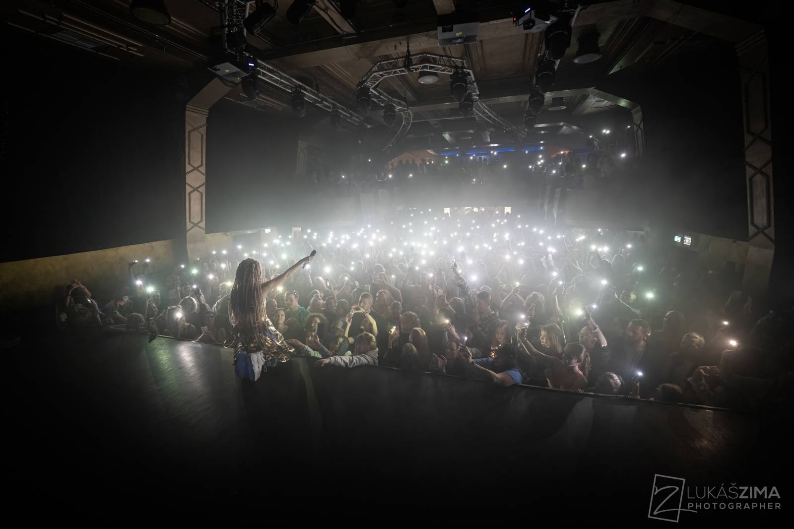 Sima předvedla Praze show světové úrovně, v Roxy pokřtila album Masterpiece