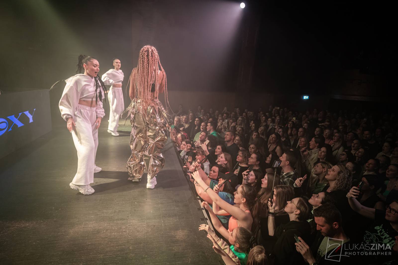 Sima předvedla Praze show světové úrovně, v Roxy pokřtila album Masterpiece