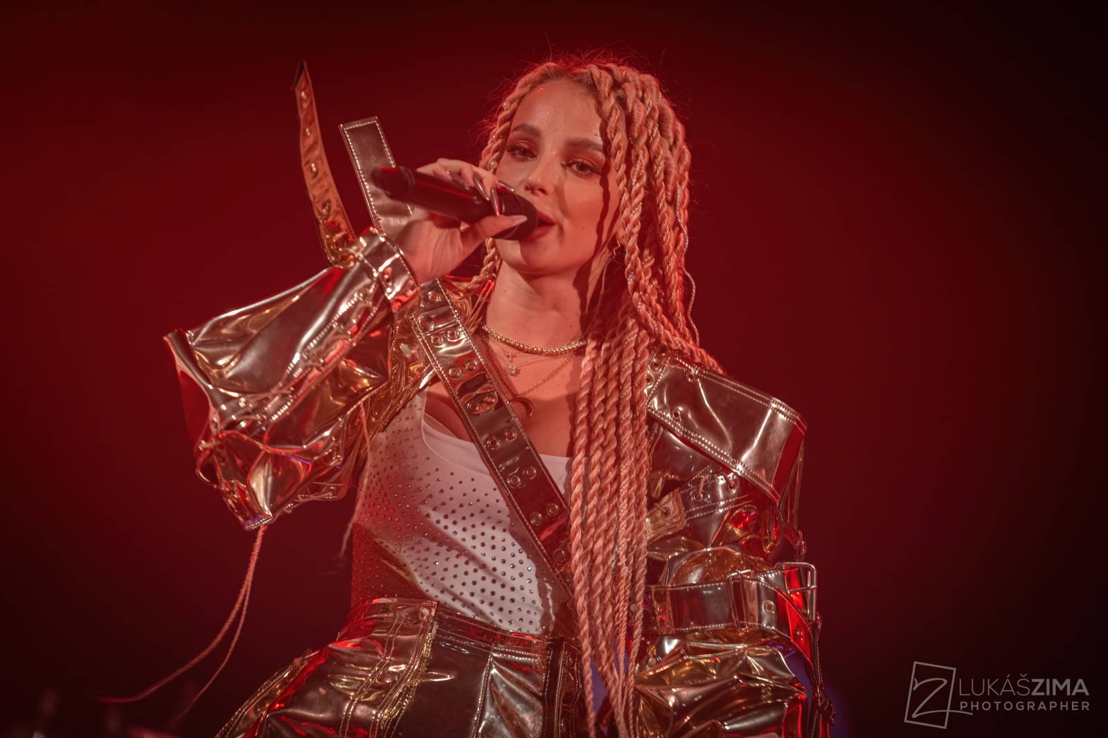 Sima předvedla Praze show světové úrovně, v Roxy pokřtila album Masterpiece