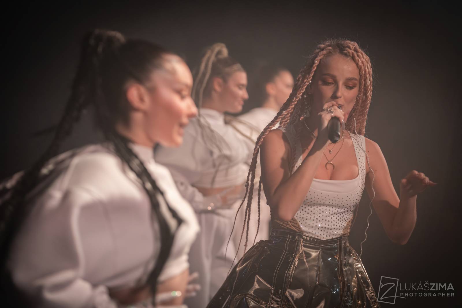 Sima předvedla Praze show světové úrovně, v Roxy pokřtila album Masterpiece