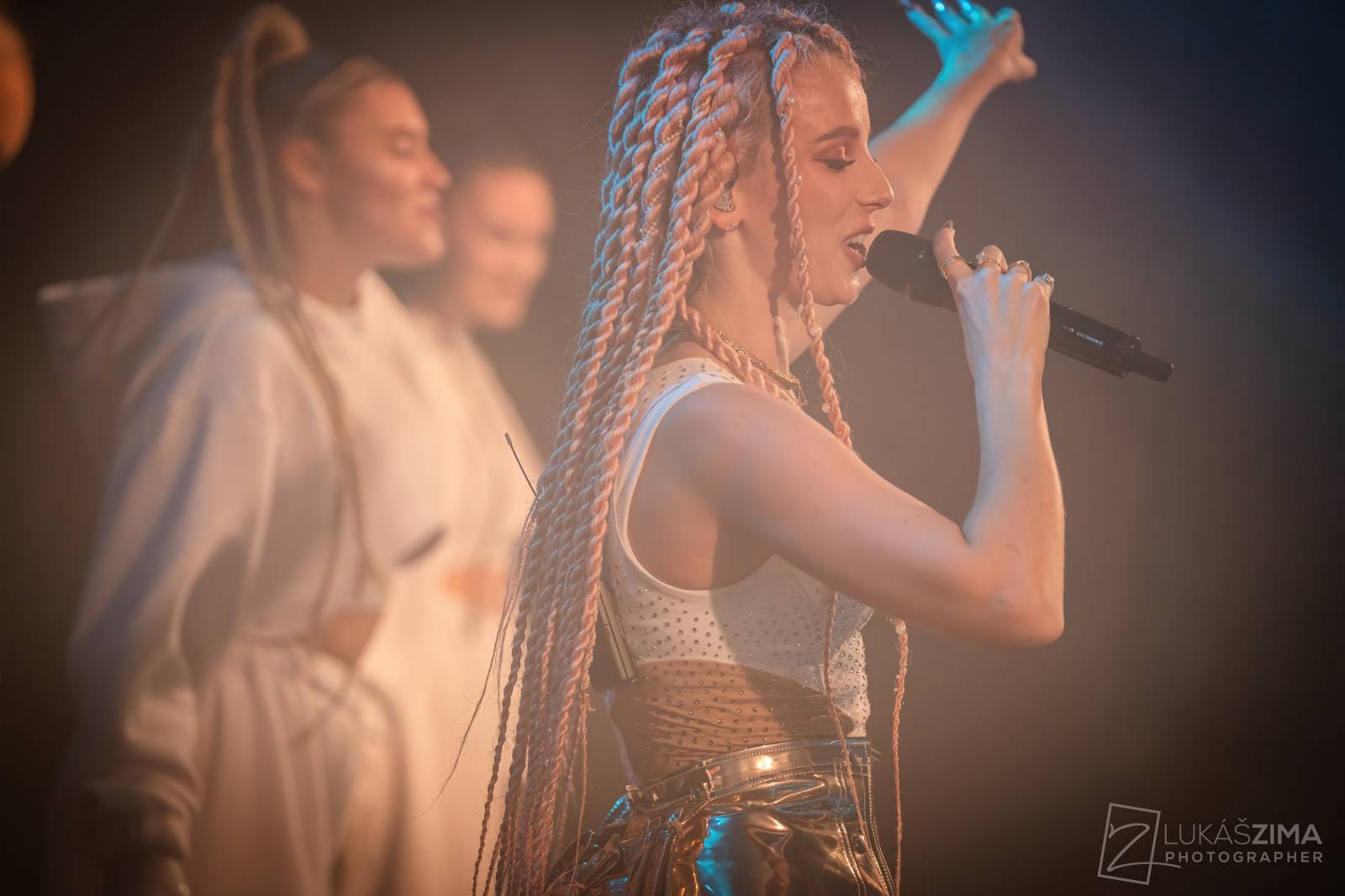 Sima předvedla Praze show světové úrovně, v Roxy pokřtila album Masterpiece