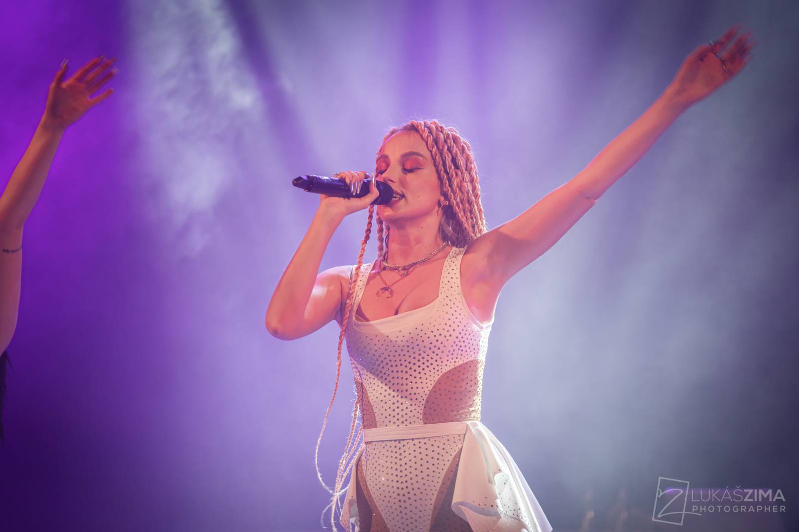 Sima předvedla Praze show světové úrovně, v Roxy pokřtila album Masterpiece