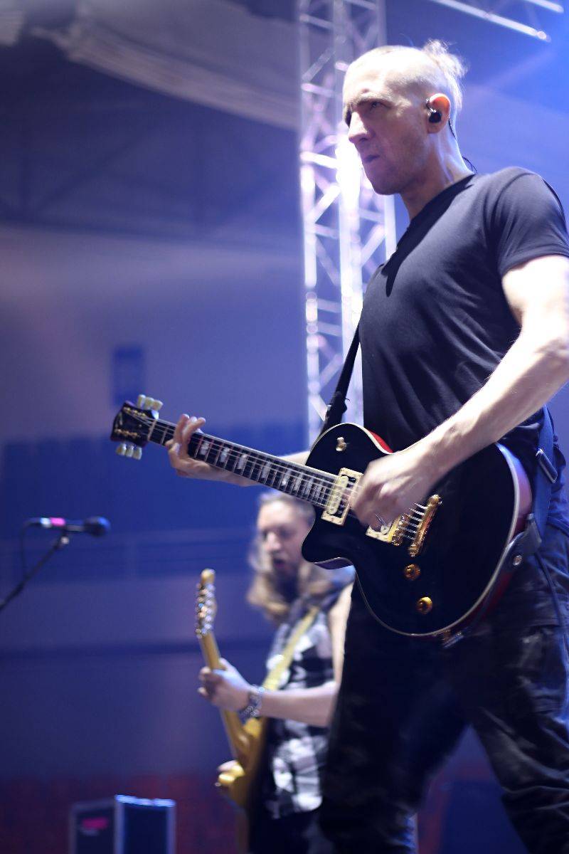 Do Brna dorazila Apocalyptica spolu s Epicou, Nothing Else Matters zpívala celá hala