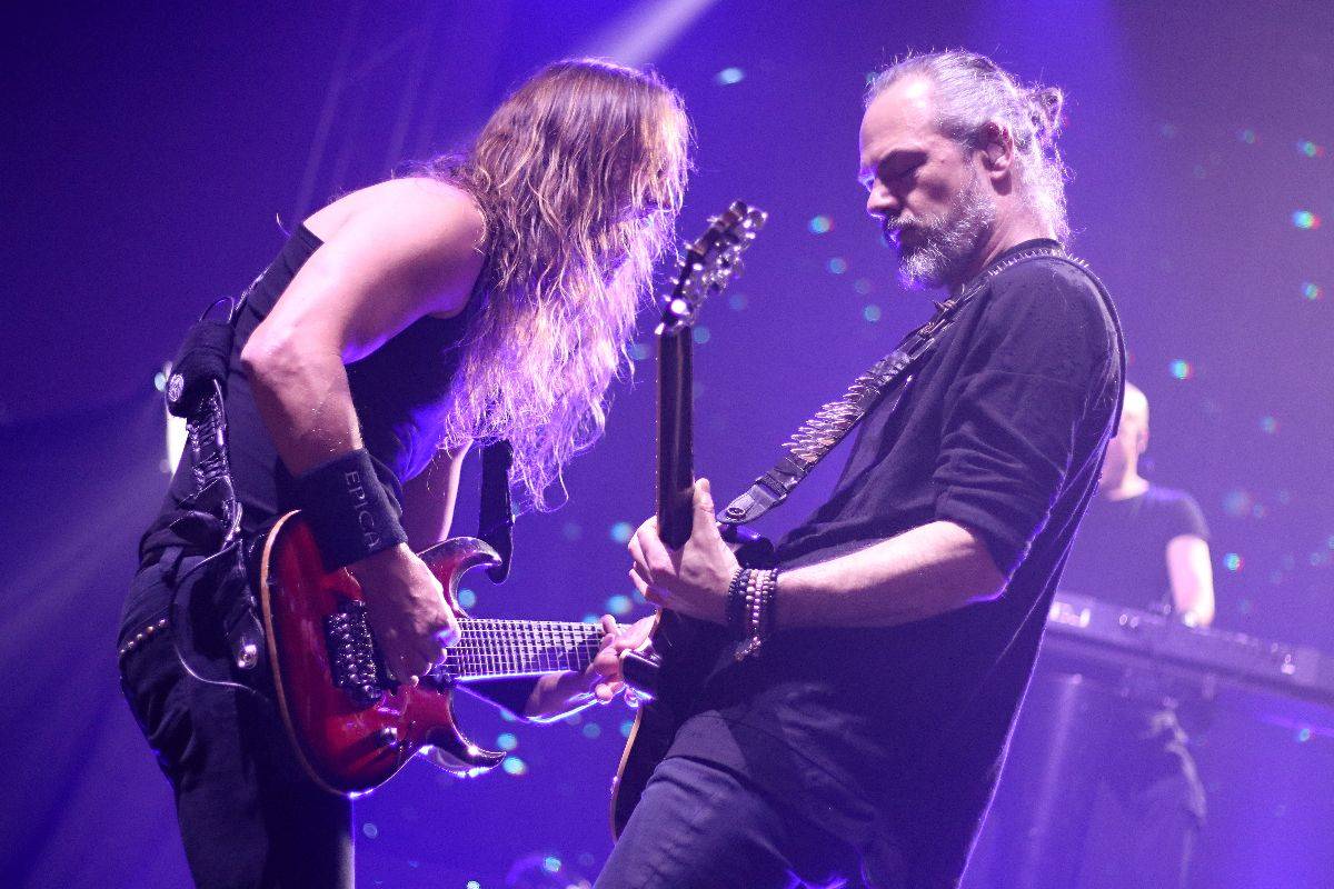 Do Brna dorazila Apocalyptica spolu s Epicou, Nothing Else Matters zpívala celá hala