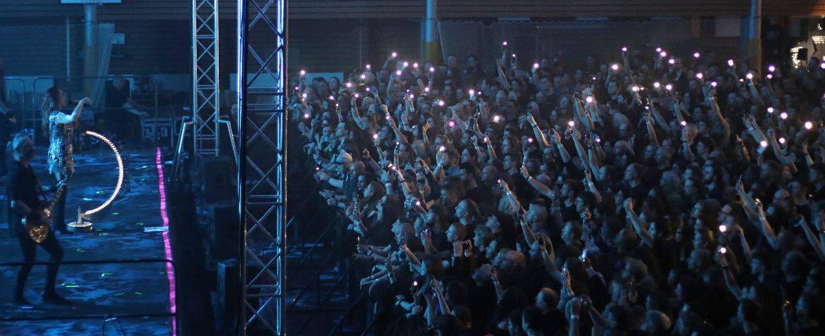 Do Brna dorazila Apocalyptica spolu s Epicou, Nothing Else Matters zpívala celá hala