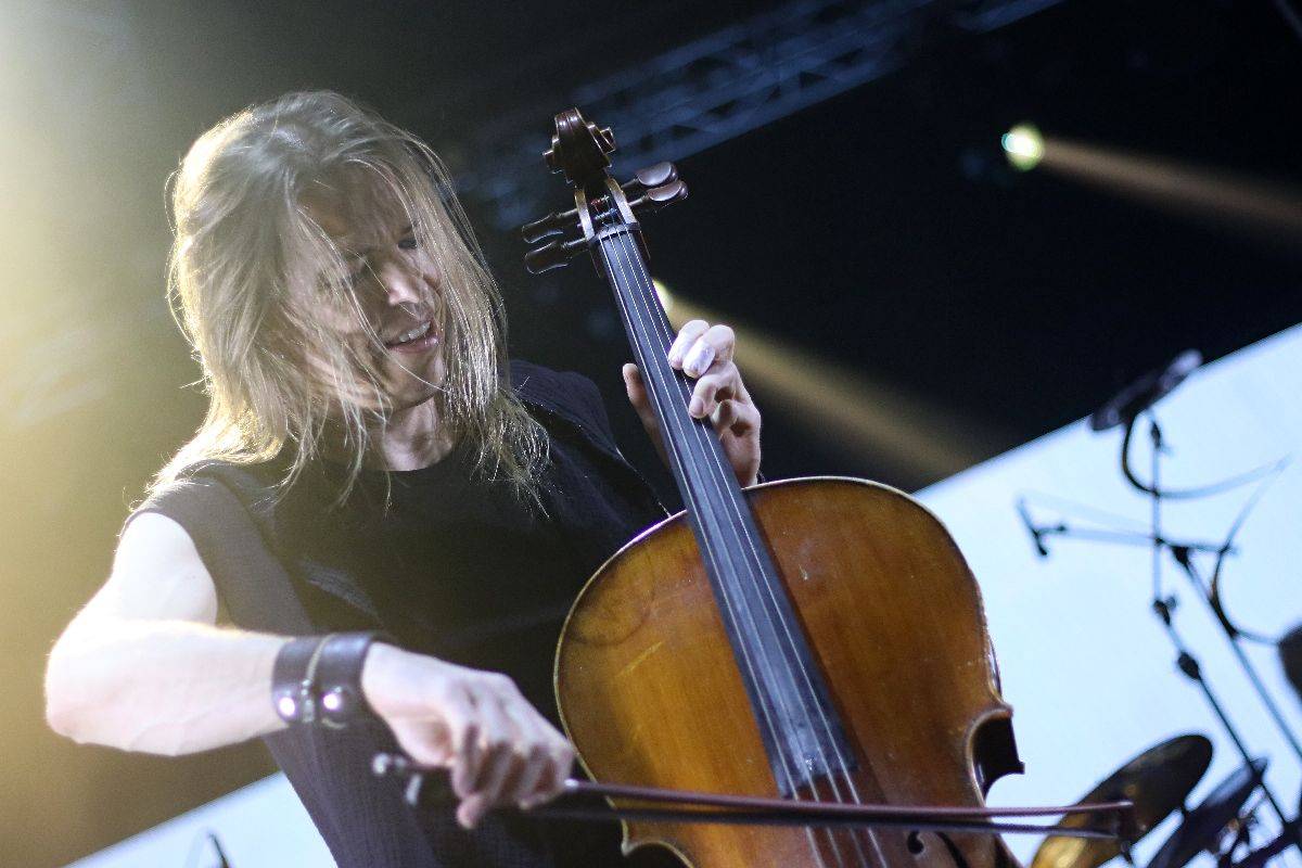 Do Brna dorazila Apocalyptica spolu s Epicou, Nothing Else Matters zpívala celá hala