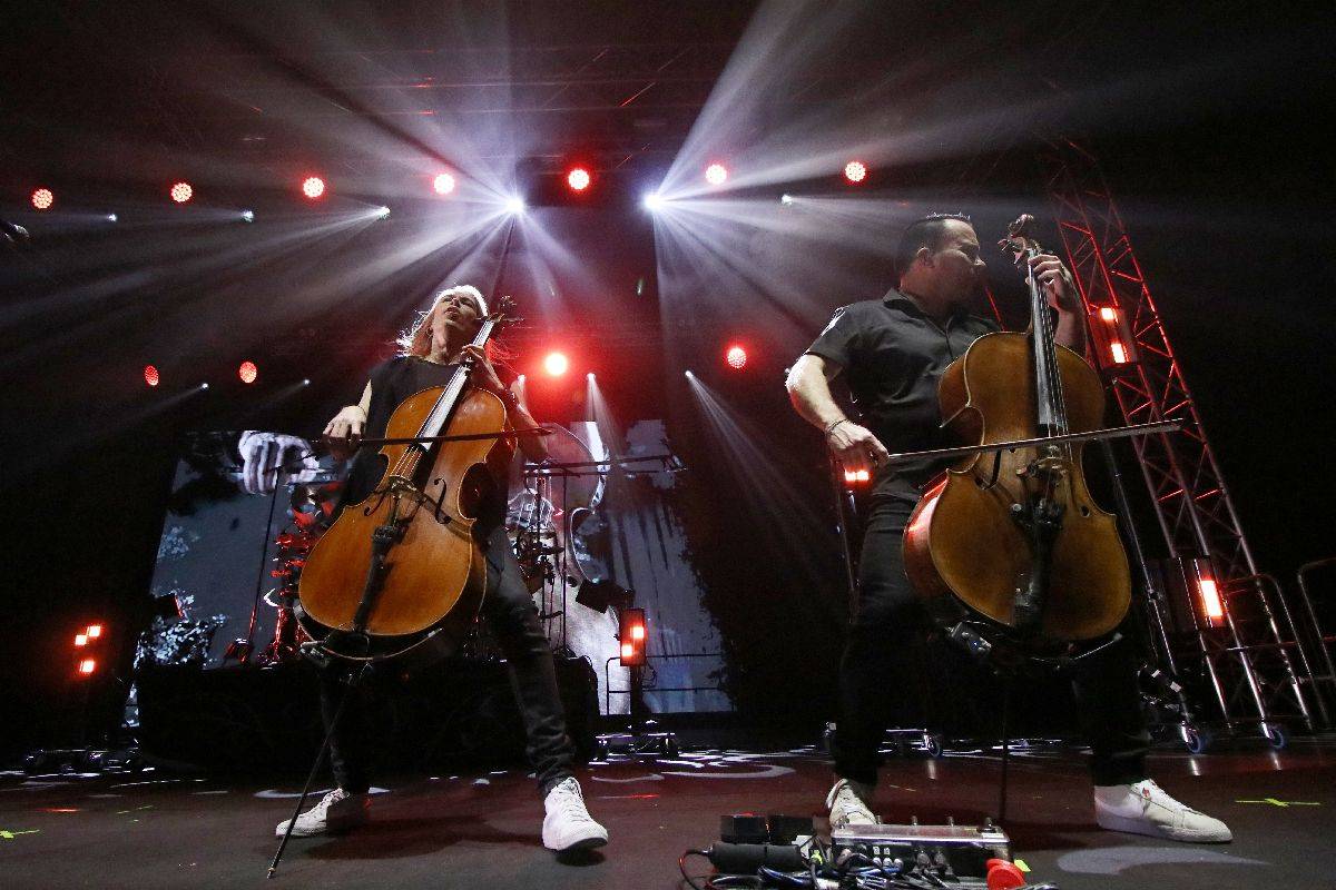 Do Brna dorazila Apocalyptica spolu s Epicou, Nothing Else Matters zpívala celá hala