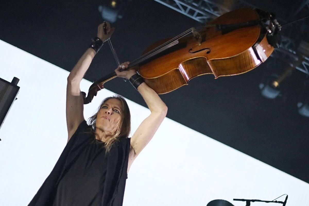 Do Brna dorazila Apocalyptica spolu s Epicou, Nothing Else Matters zpívala celá hala