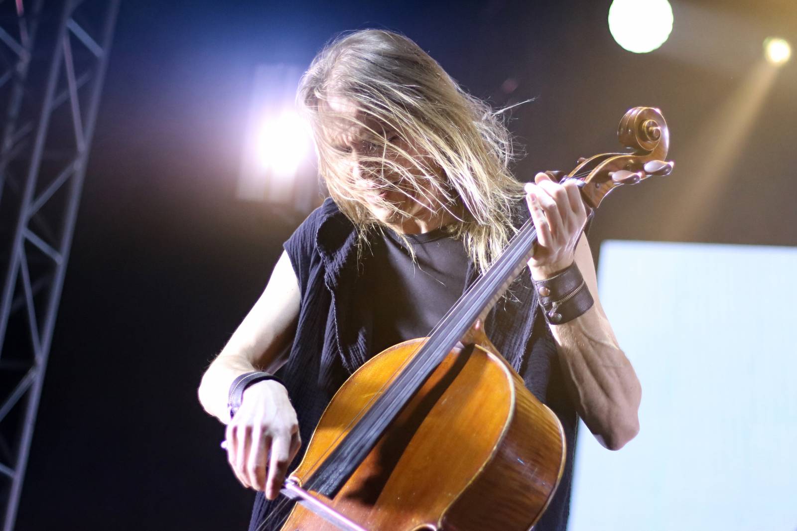 Do Brna dorazila Apocalyptica spolu s Epicou, Nothing Else Matters zpívala celá hala