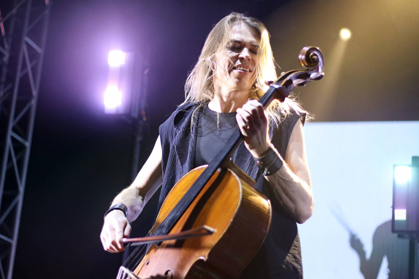 Do Brna dorazila Apocalyptica spolu s Epicou, Nothing Else Matters zpívala celá hala