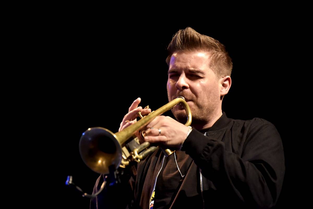 Senegalský baskytarista Alune Wade v pražském Divadle U Hasičů představil projekt Sultan