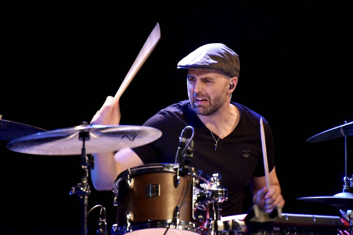 Senegalský baskytarista Alune Wade v pražském Divadle U Hasičů představil projekt Sultan