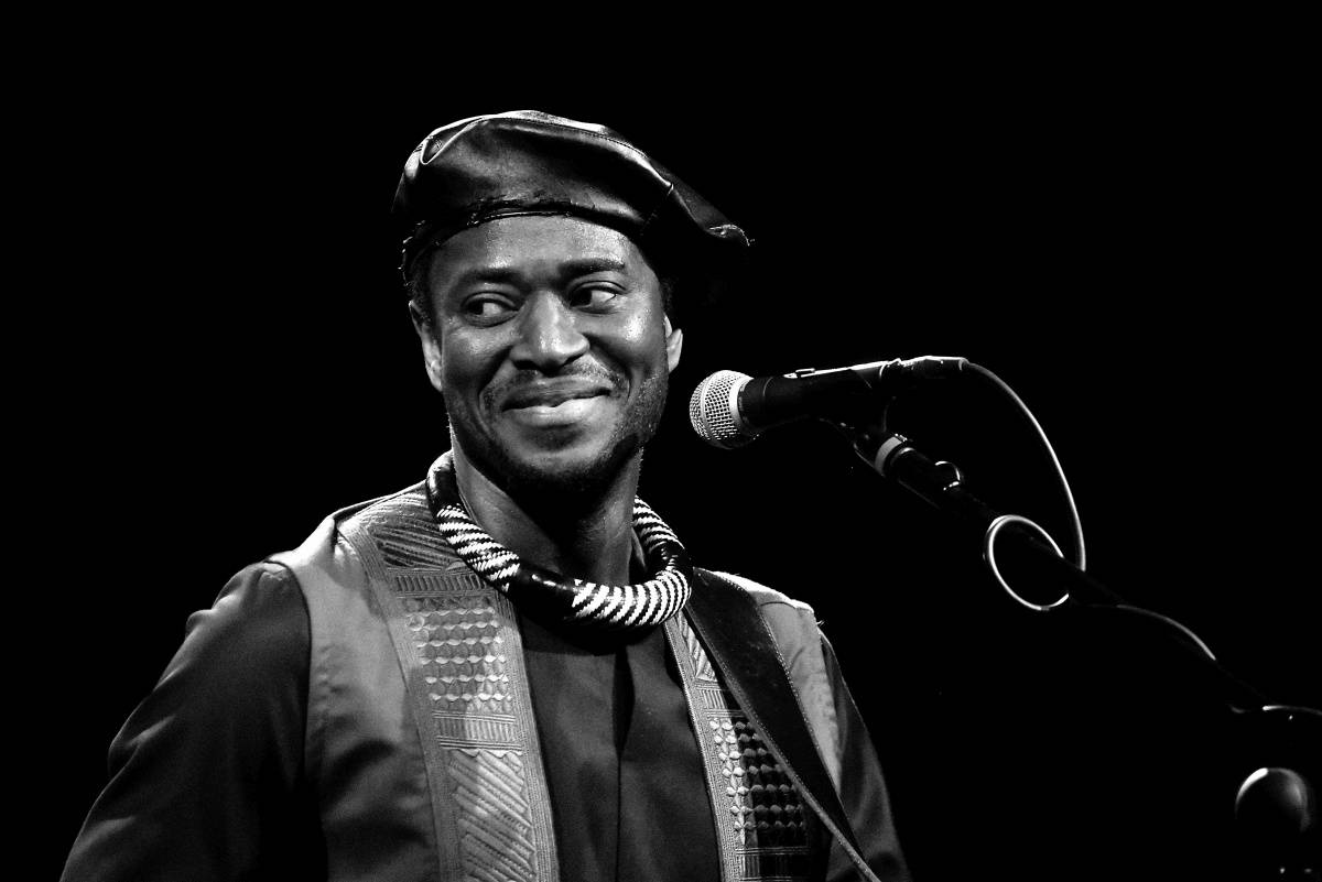 Senegalský baskytarista Alune Wade v pražském Divadle U Hasičů představil projekt Sultan