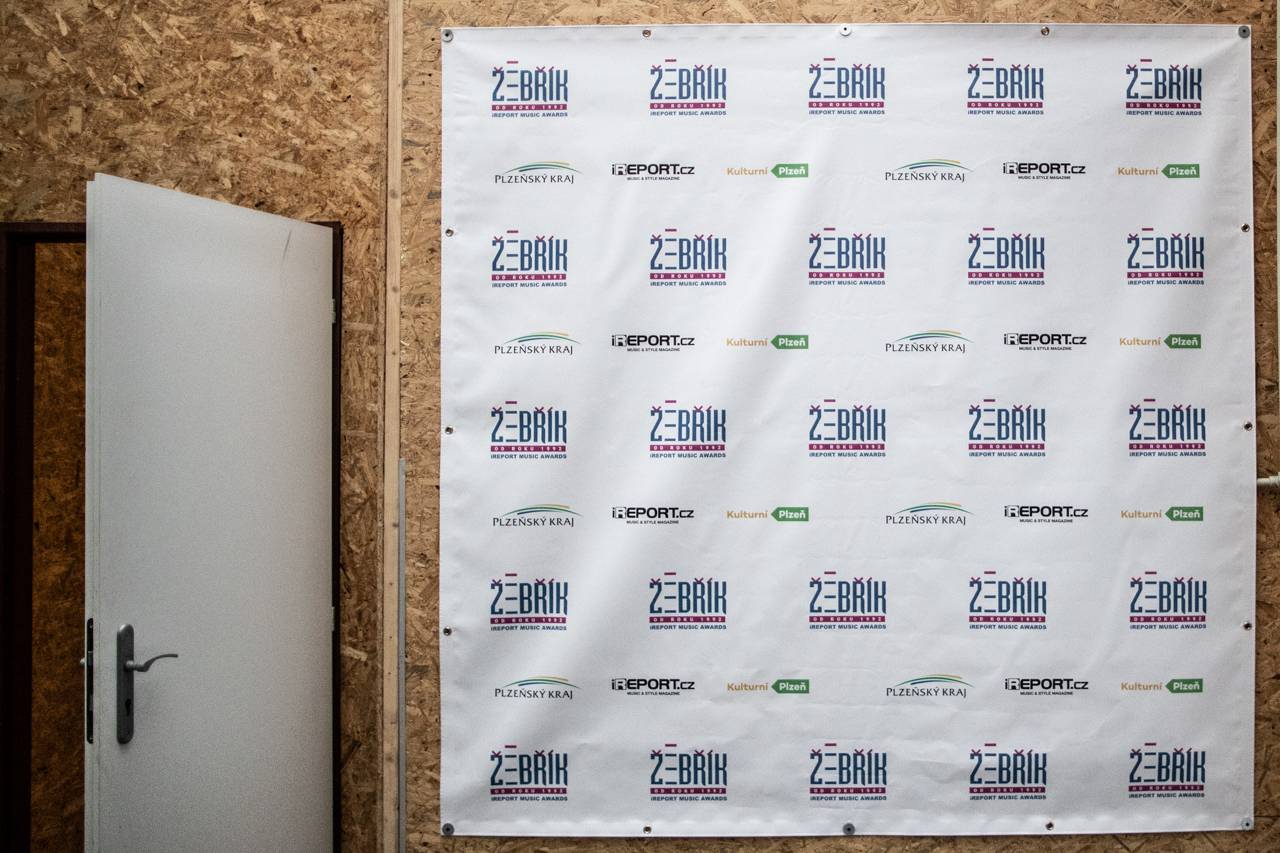 ONLINE: Žebřík rozdá 28 cen. Podívejte se na přípravy a do zákulisí akce