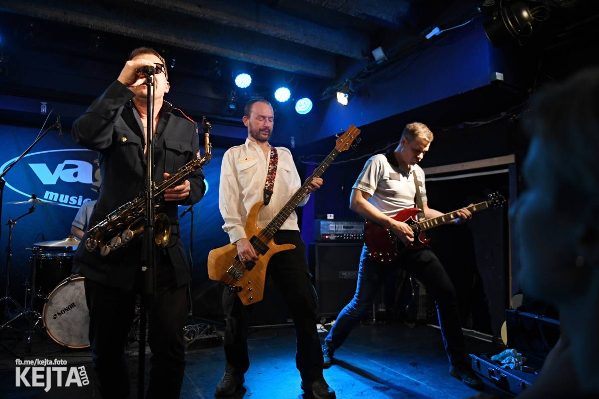 Punková smršť. Do Vagonu dorazili Punk Floid a Volant