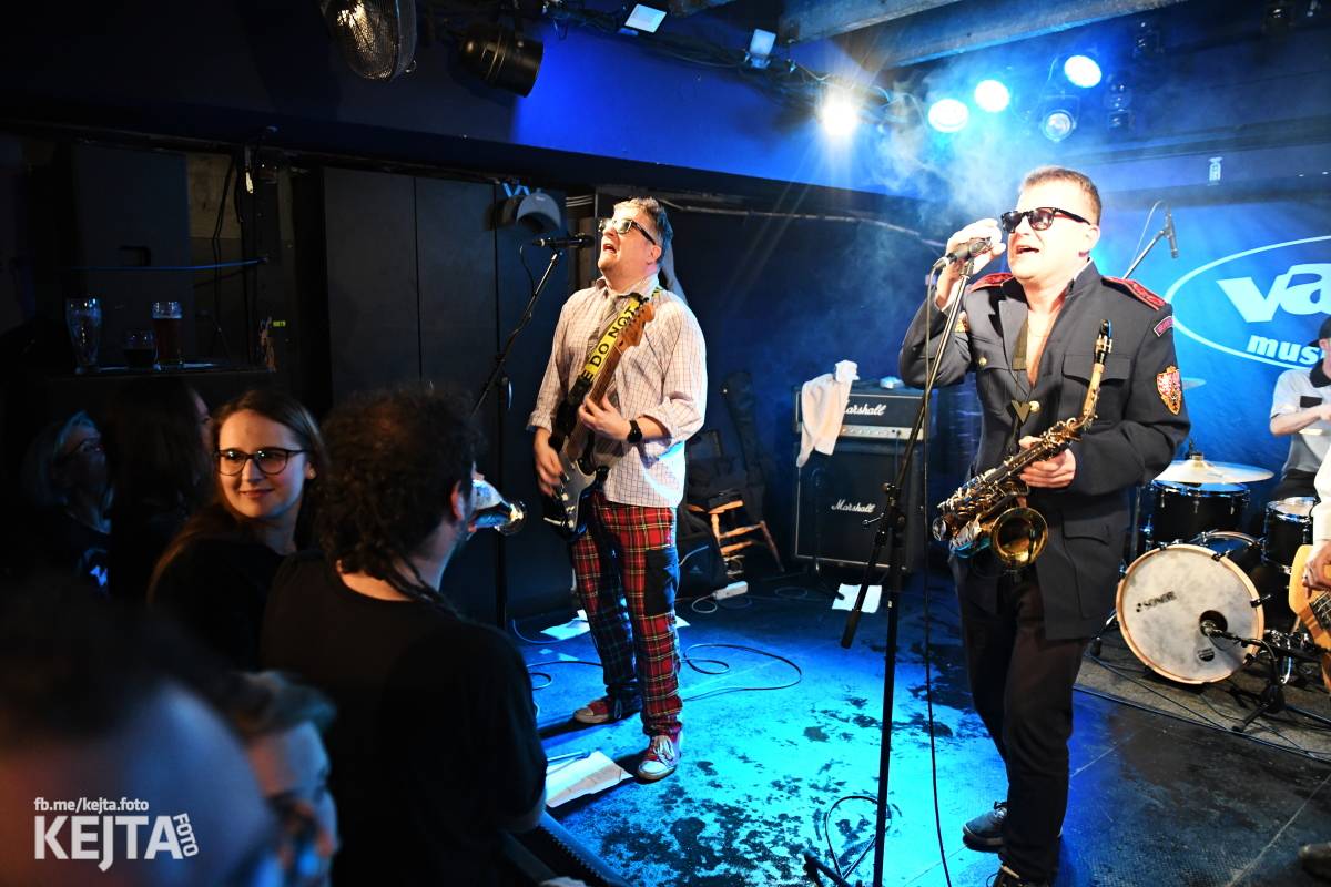 Punková smršť. Do Vagonu dorazili Punk Floid a Volant