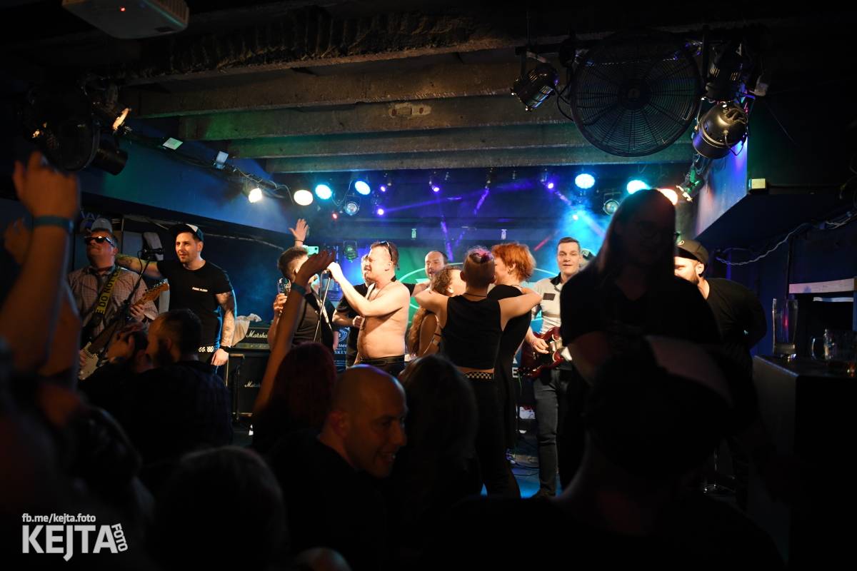 Punková smršť. Do Vagonu dorazili Punk Floid a Volant