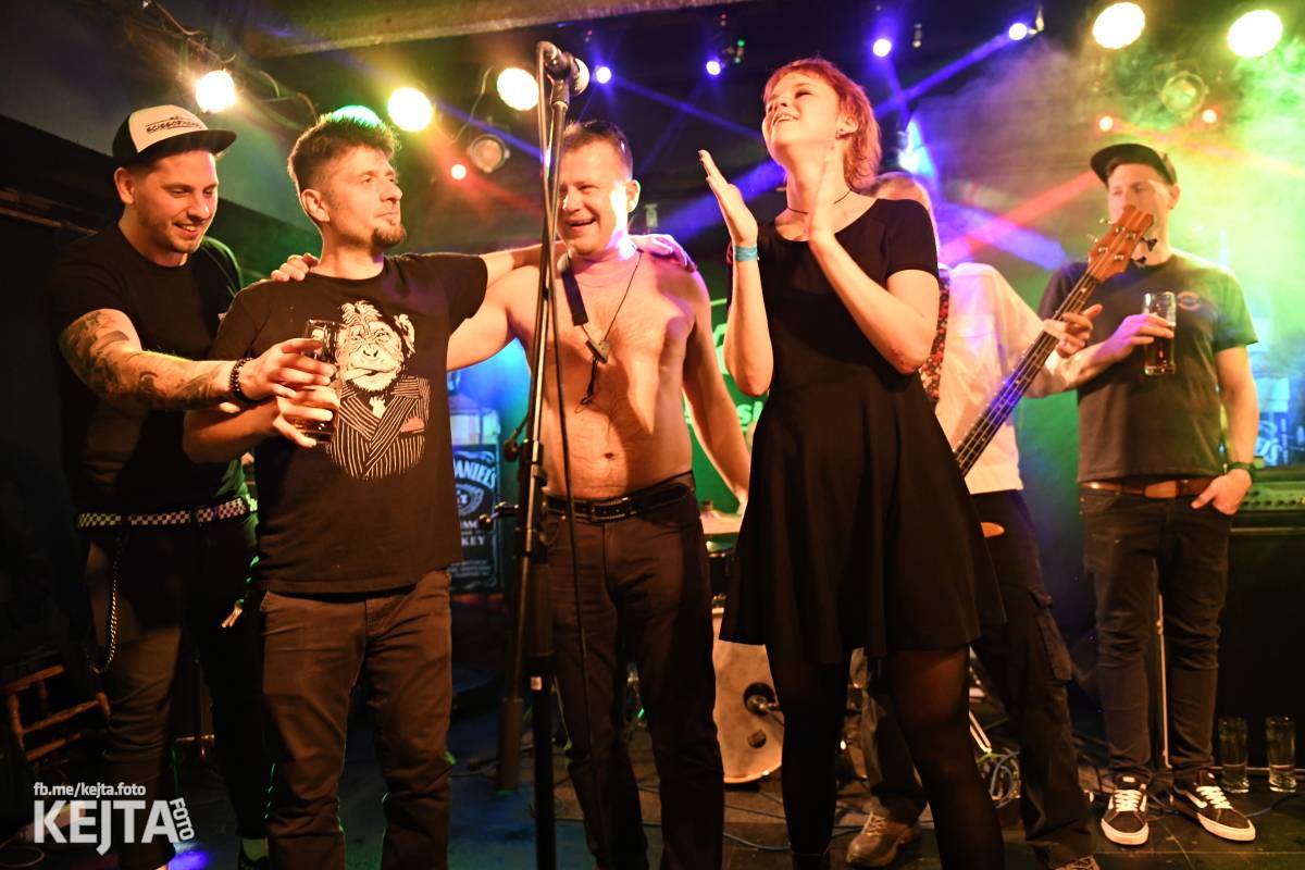 Punková smršť. Do Vagonu dorazili Punk Floid a Volant