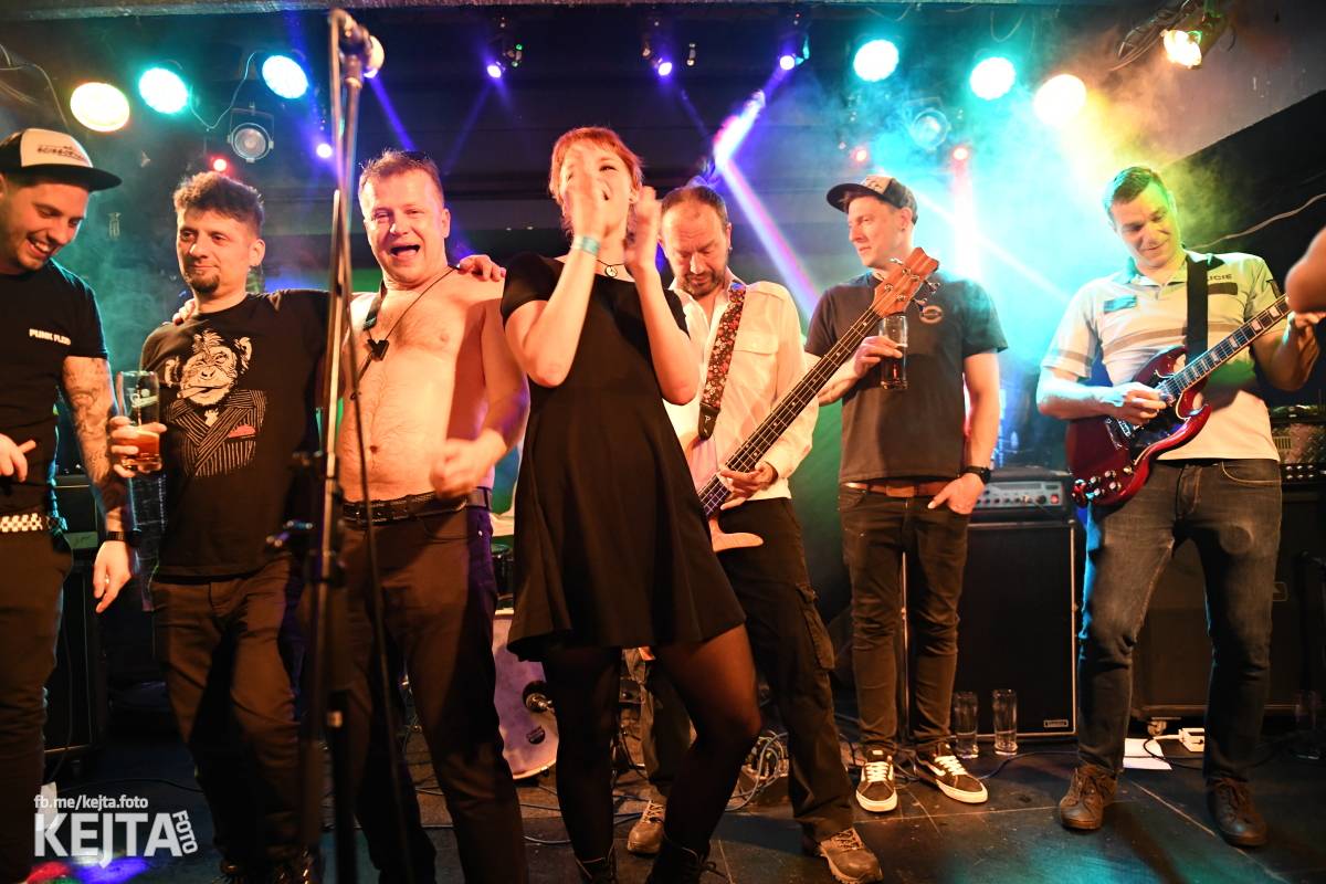 Punková smršť. Do Vagonu dorazili Punk Floid a Volant