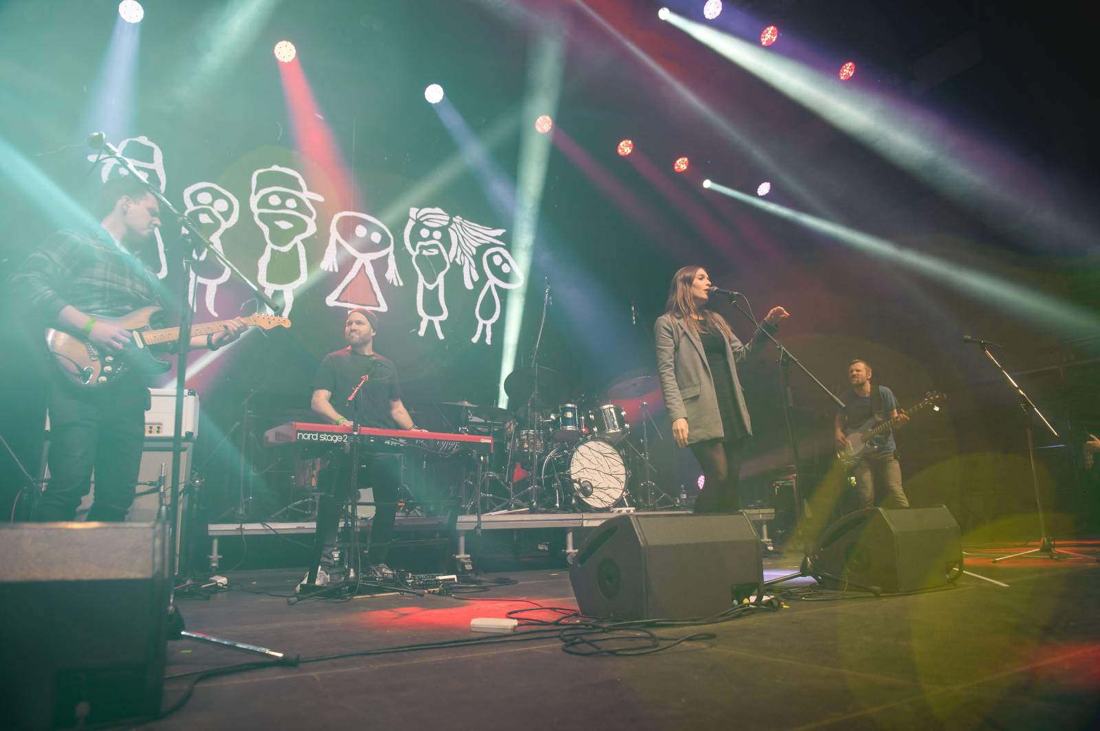 Plzeň se dotkla hvězd. Pozvání na Žebřík přijali Vilém Čok, Bára Basiková i Kamil Střihavka