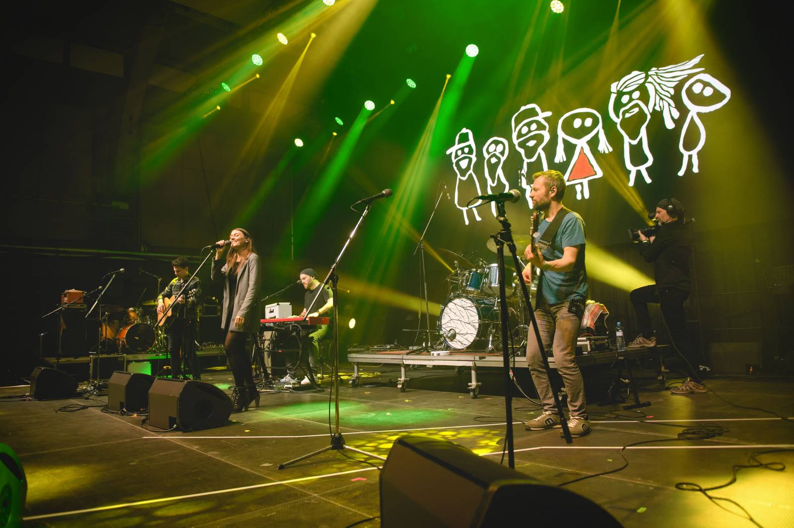 Plzeň se dotkla hvězd. Pozvání na Žebřík přijali Vilém Čok, Bára Basiková i Kamil Střihavka