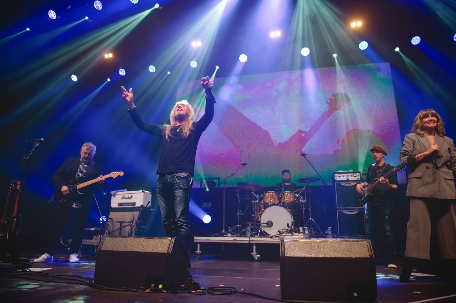 Plzeň se dotkla hvězd. Pozvání na Žebřík přijali Vilém Čok, Bára Basiková i Kamil Střihavka