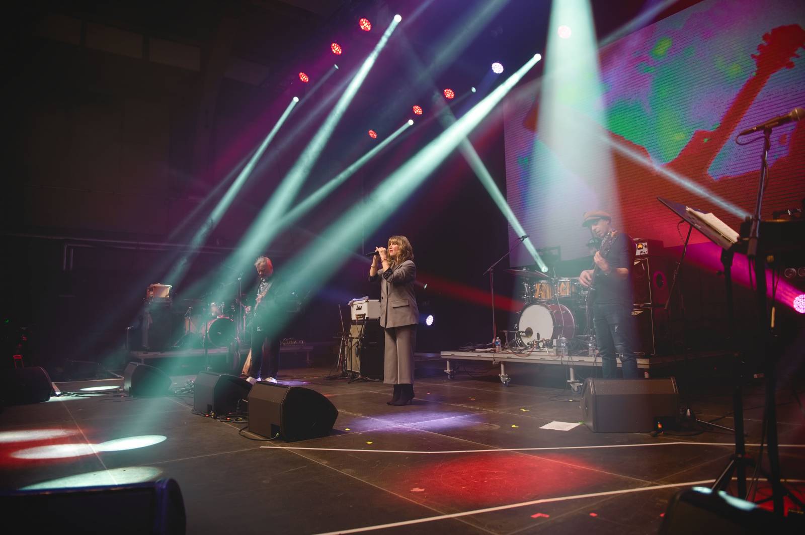 Plzeň se dotkla hvězd. Pozvání na Žebřík přijali Vilém Čok, Bára Basiková i Kamil Střihavka