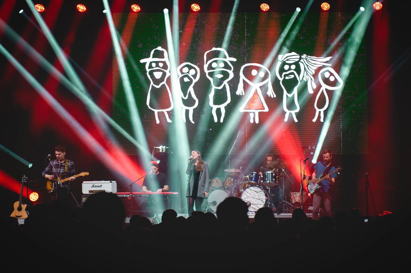 Plzeň se dotkla hvězd. Pozvání na Žebřík přijali Vilém Čok, Bára Basiková i Kamil Střihavka