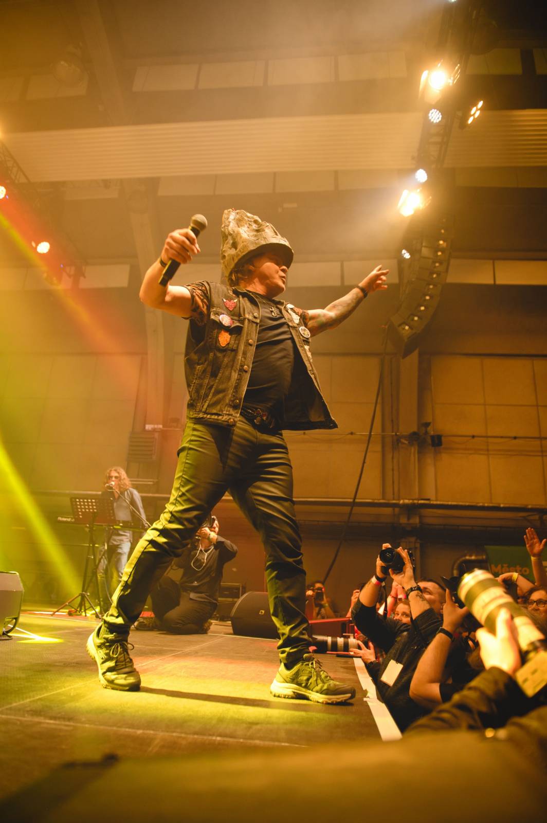 Plzeň se dotkla hvězd. Pozvání na Žebřík přijali Vilém Čok, Bára Basiková i Kamil Střihavka