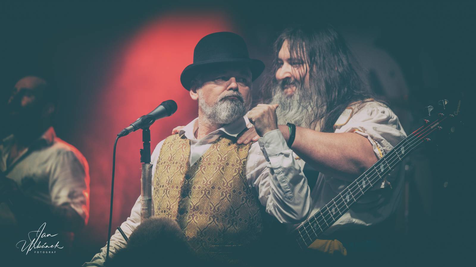 Pivní spršky i hromadné pogo. Trautenberk a Cocotte Minute dorazili do České Lípy