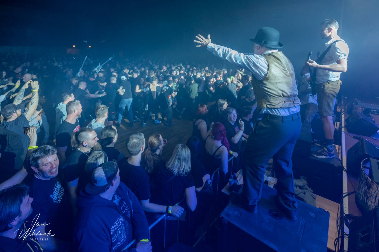 Pivní spršky i hromadné pogo. Trautenberk a Cocotte Minute dorazili do České Lípy