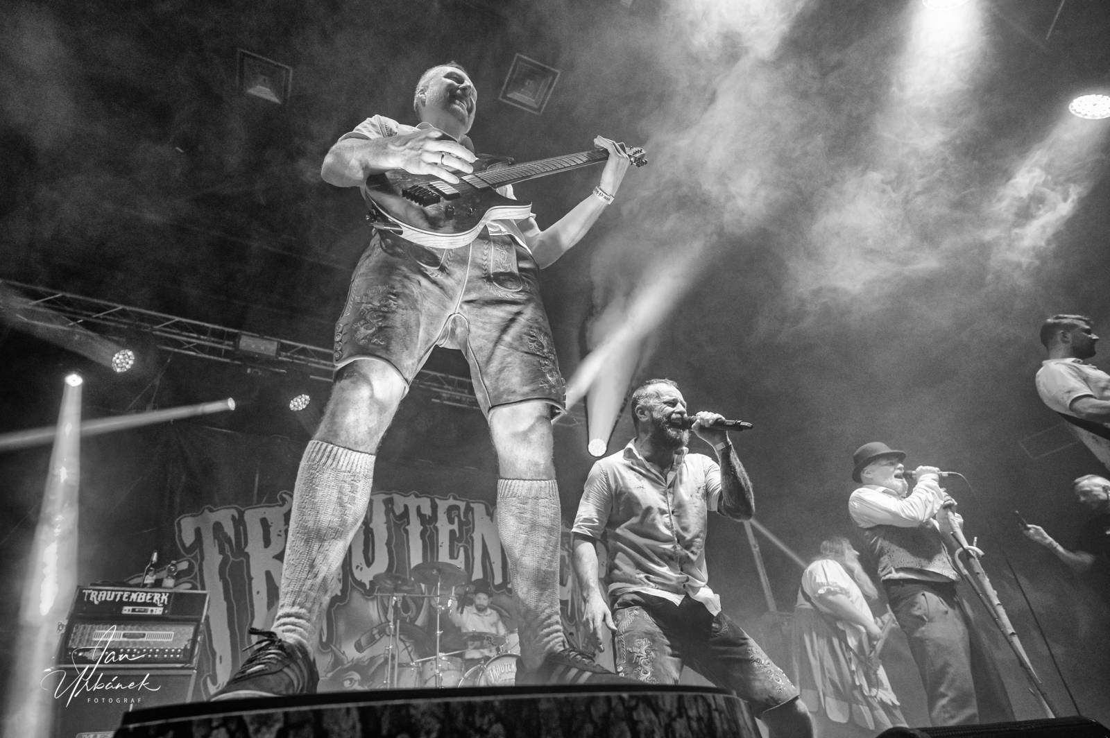 Pivní spršky i hromadné pogo. Trautenberk a Cocotte Minute dorazili do České Lípy