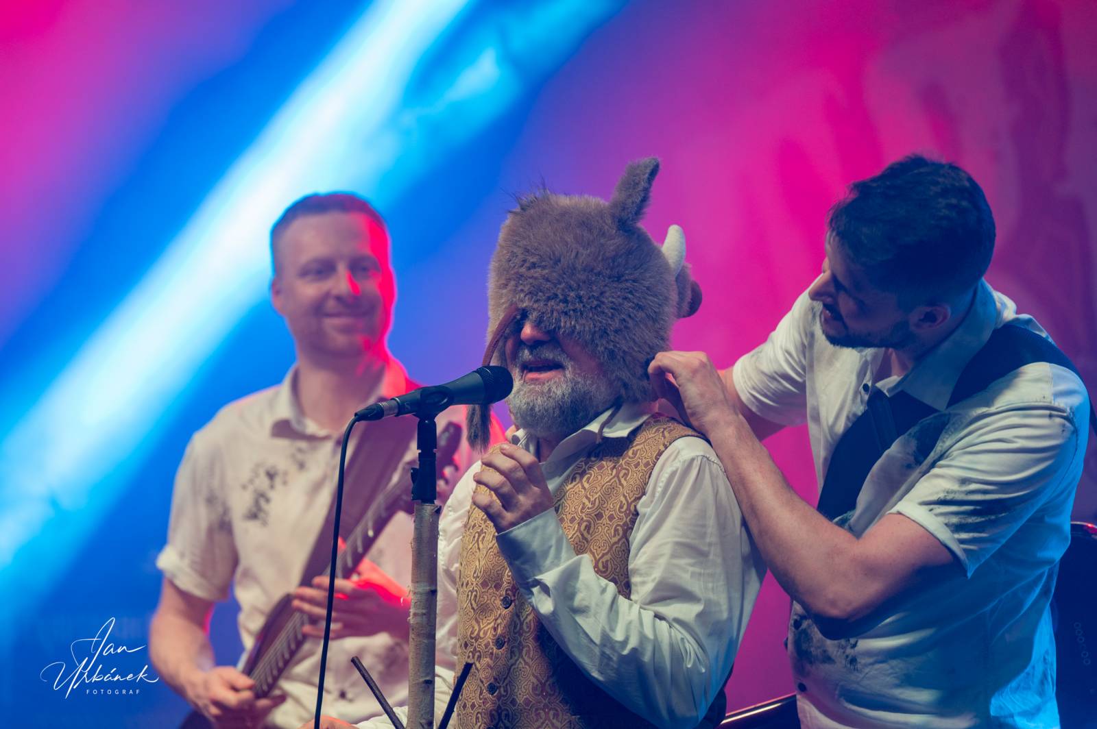 Pivní spršky i hromadné pogo. Trautenberk a Cocotte Minute dorazili do České Lípy