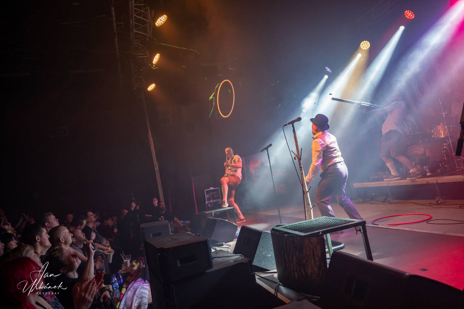 Pivní spršky i hromadné pogo. Trautenberk a Cocotte Minute dorazili do České Lípy