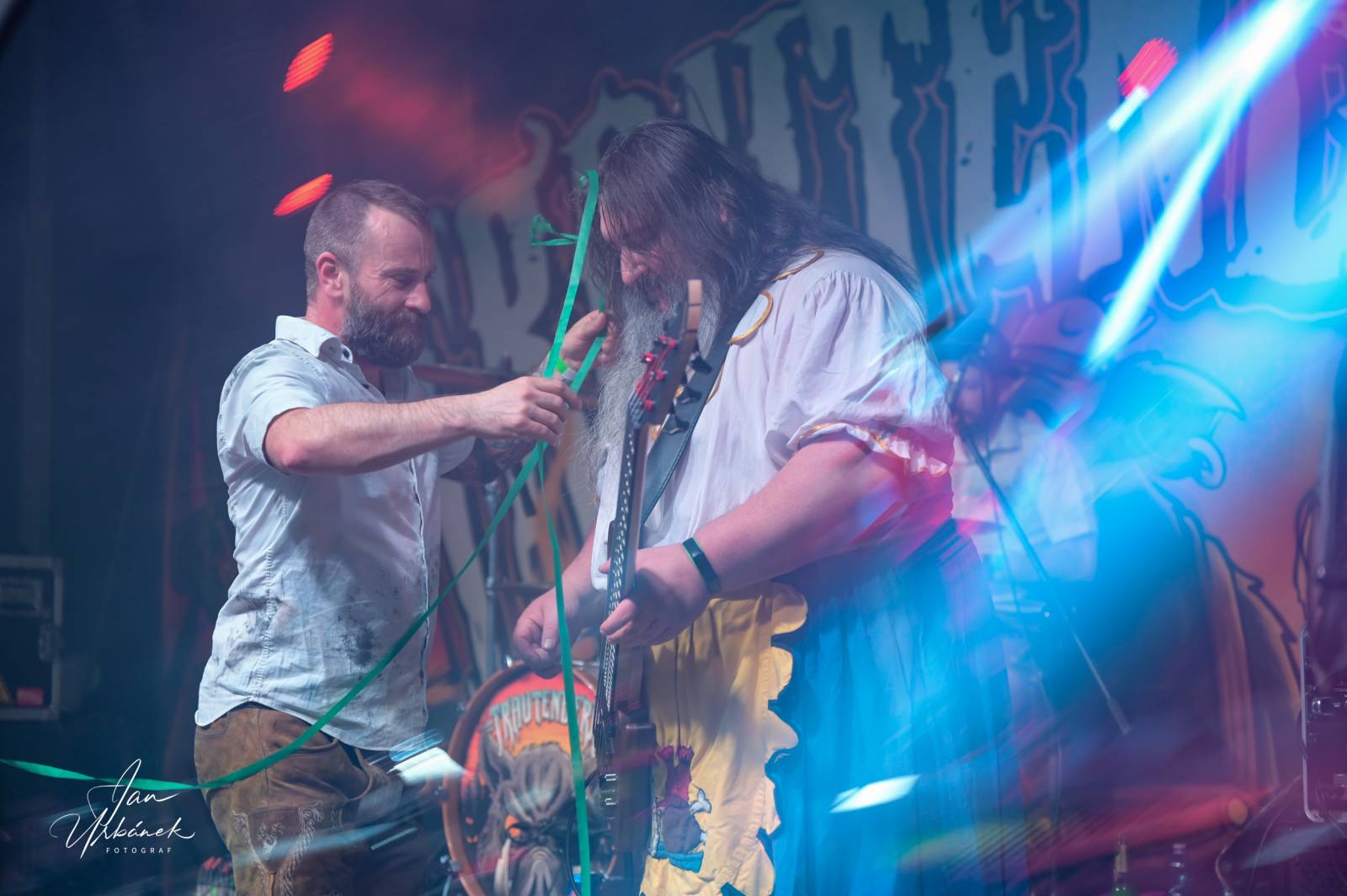 Pivní spršky i hromadné pogo. Trautenberk a Cocotte Minute dorazili do České Lípy