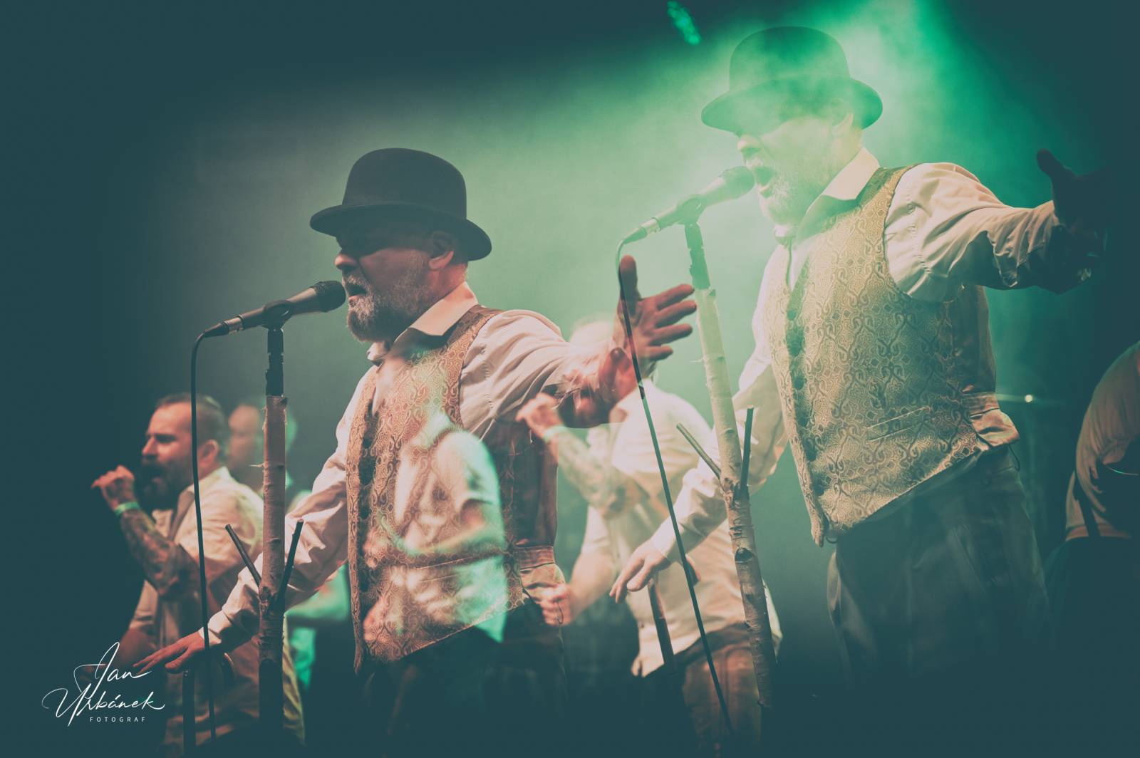 Pivní spršky i hromadné pogo. Trautenberk a Cocotte Minute dorazili do České Lípy