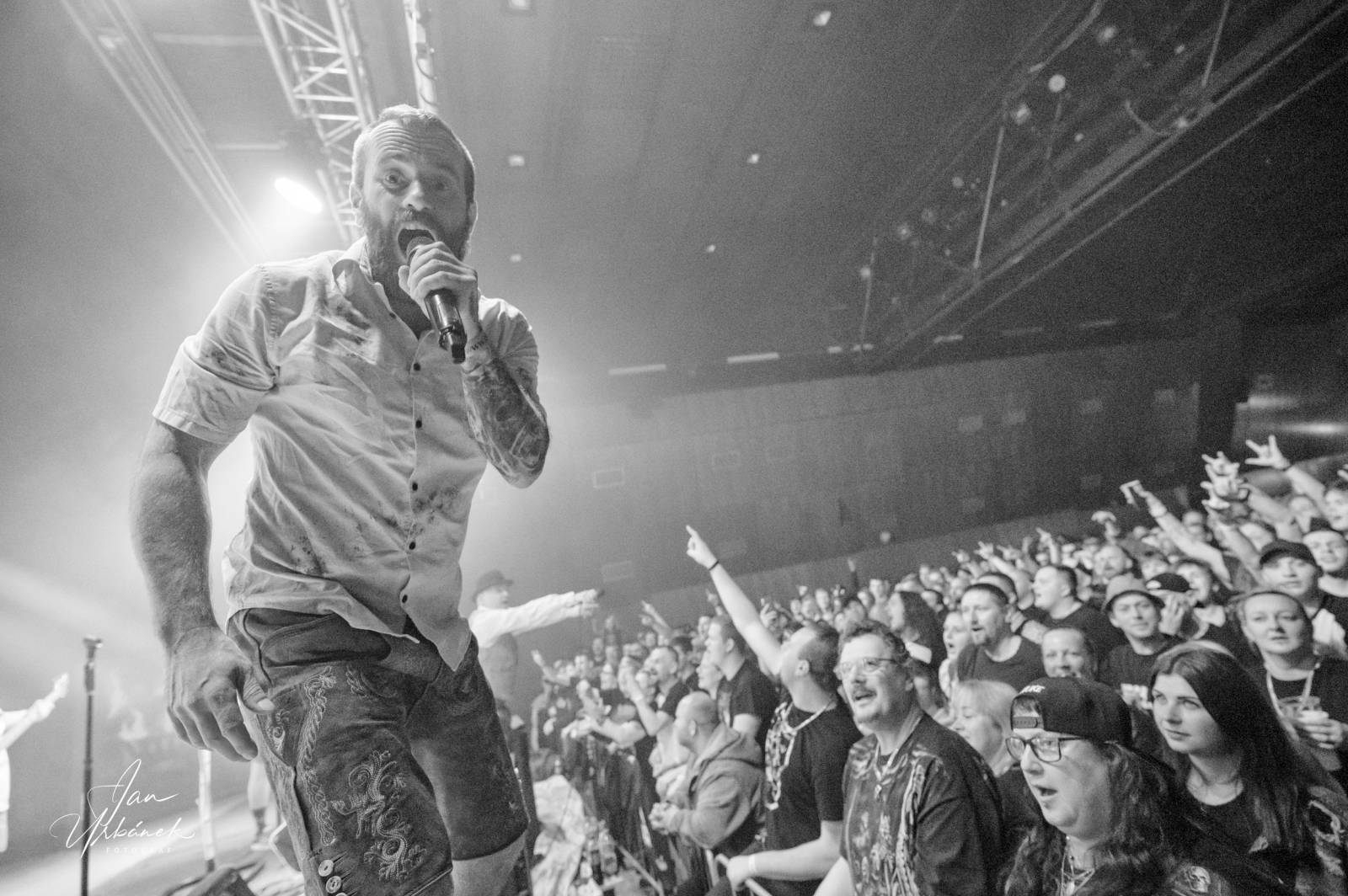 Pivní spršky i hromadné pogo. Trautenberk a Cocotte Minute dorazili do České Lípy