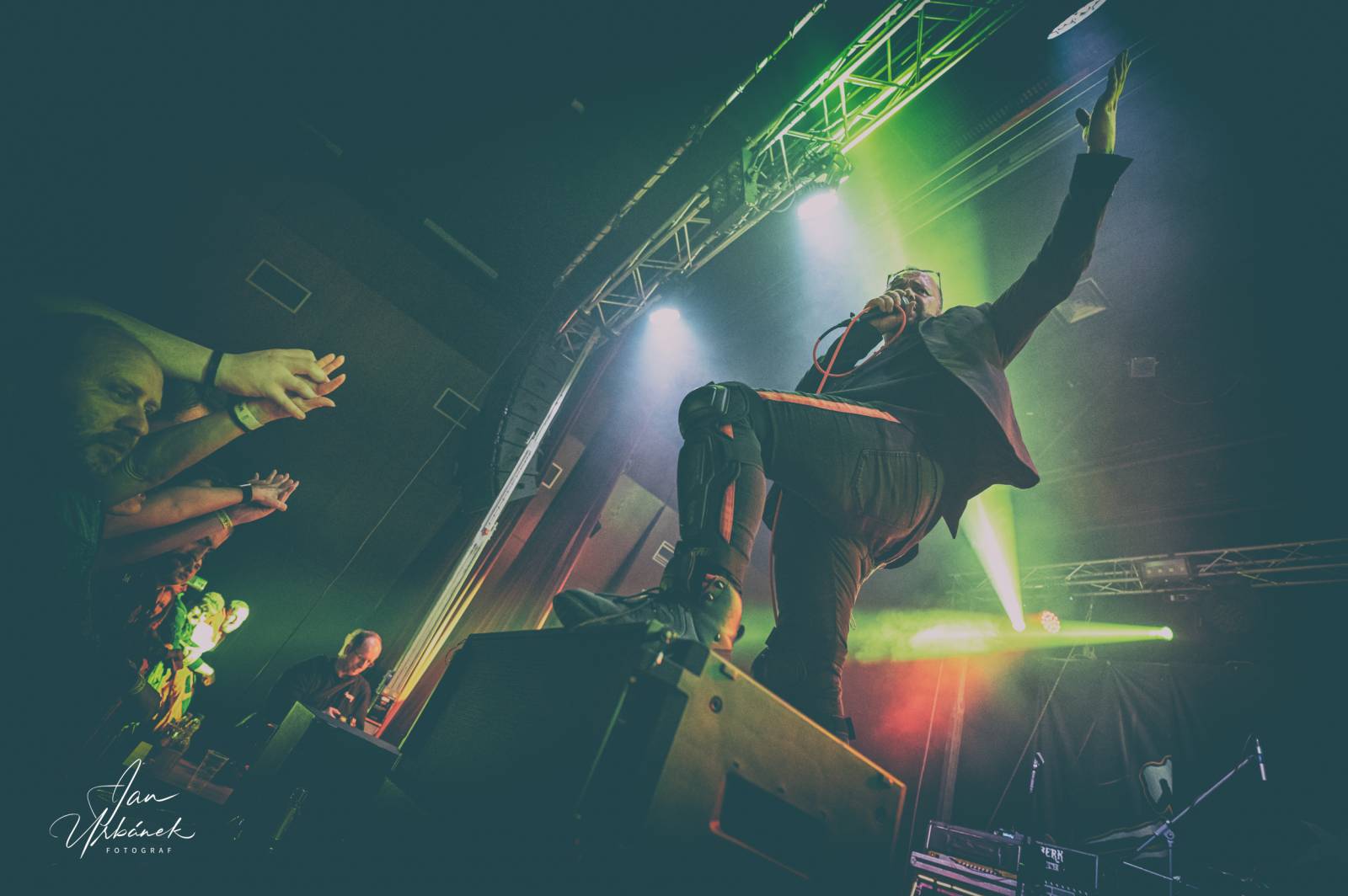 Pivní spršky i hromadné pogo. Trautenberk a Cocotte Minute dorazili do České Lípy