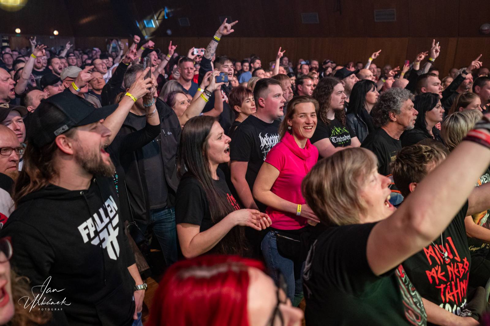 Pivní spršky i hromadné pogo. Trautenberk a Cocotte Minute dorazili do České Lípy