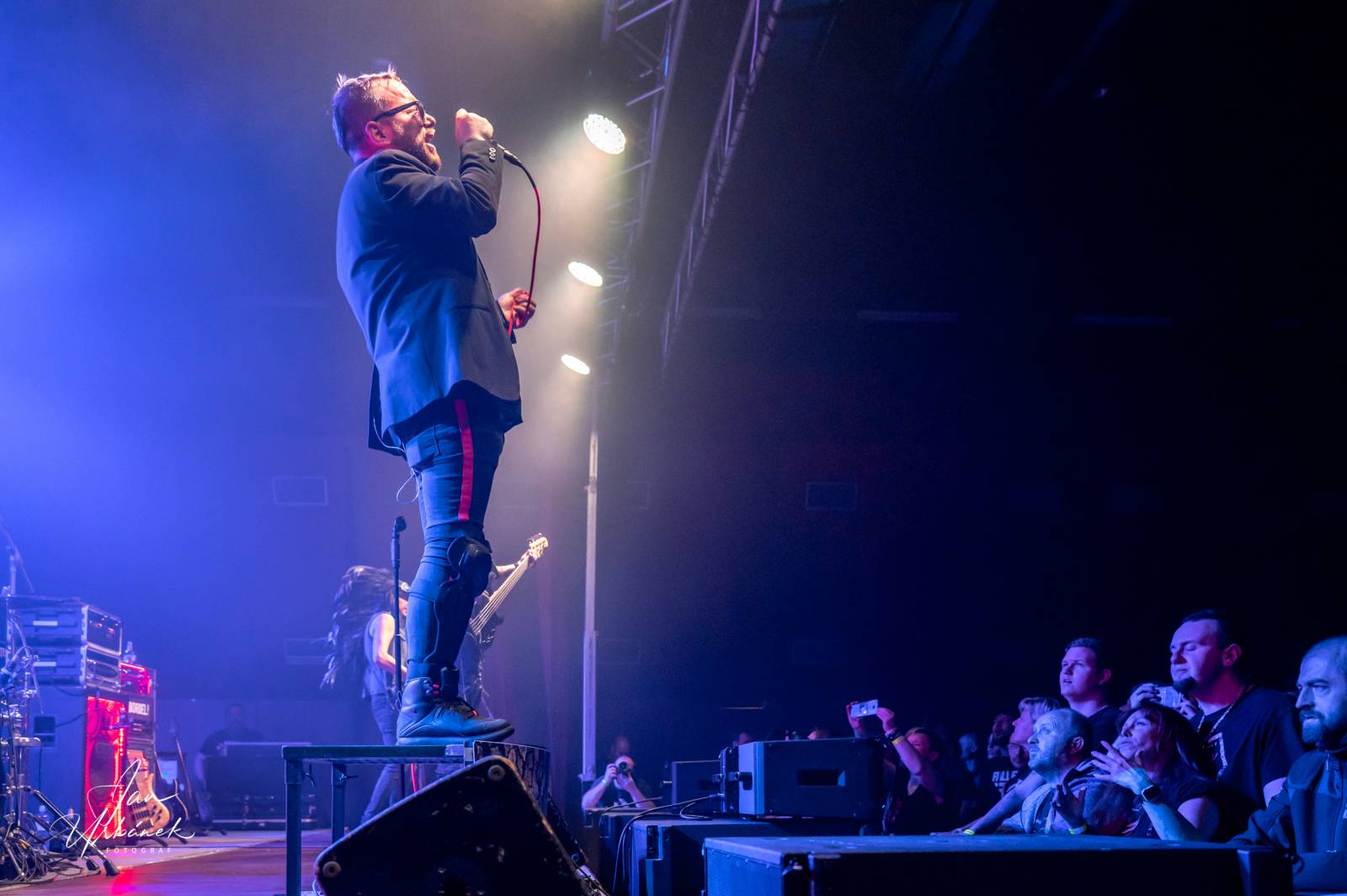 Pivní spršky i hromadné pogo. Trautenberk a Cocotte Minute dorazili do České Lípy