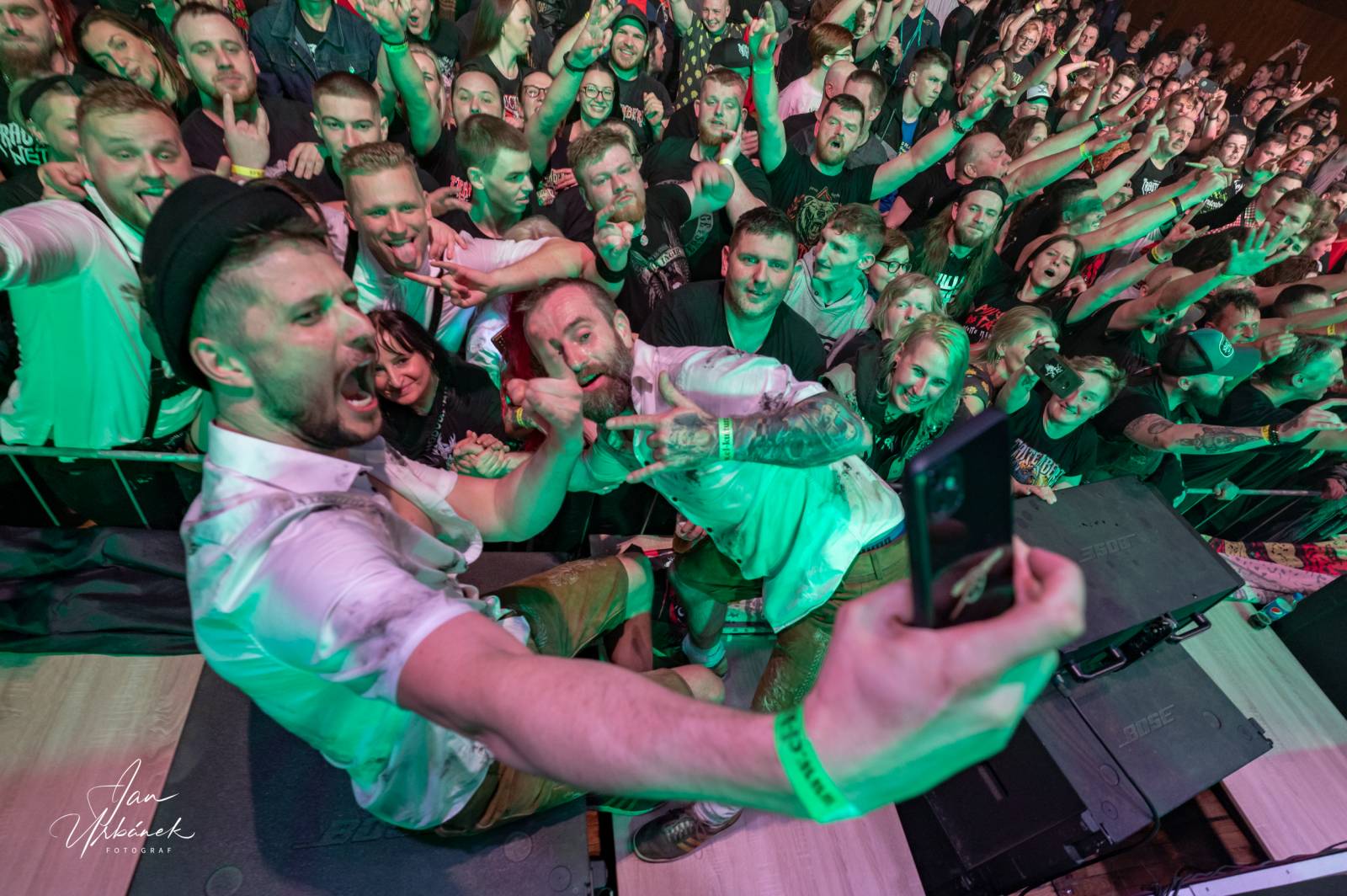 Pivní spršky i hromadné pogo. Trautenberk a Cocotte Minute dorazili do České Lípy