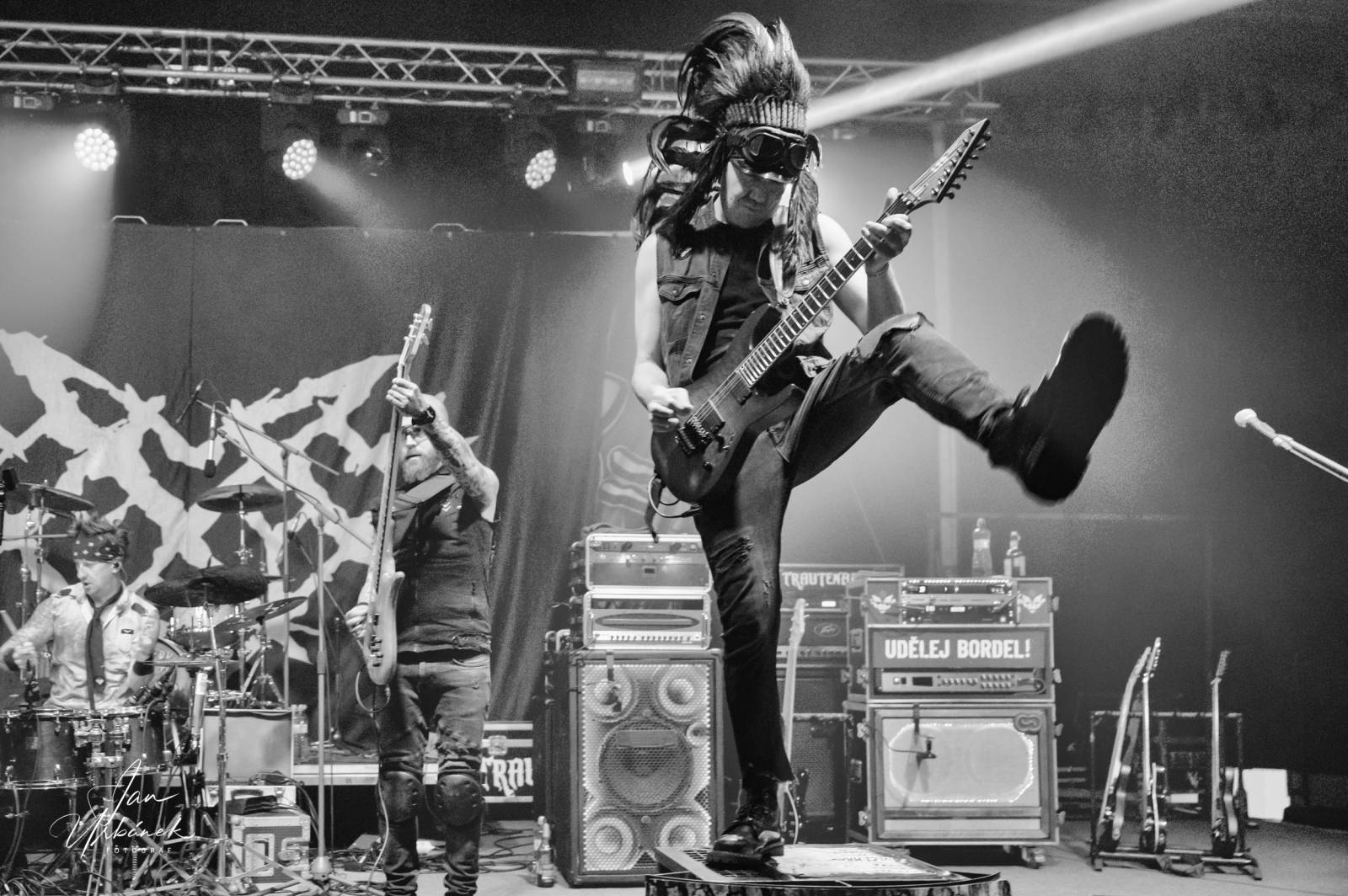 Pivní spršky i hromadné pogo. Trautenberk a Cocotte Minute dorazili do České Lípy