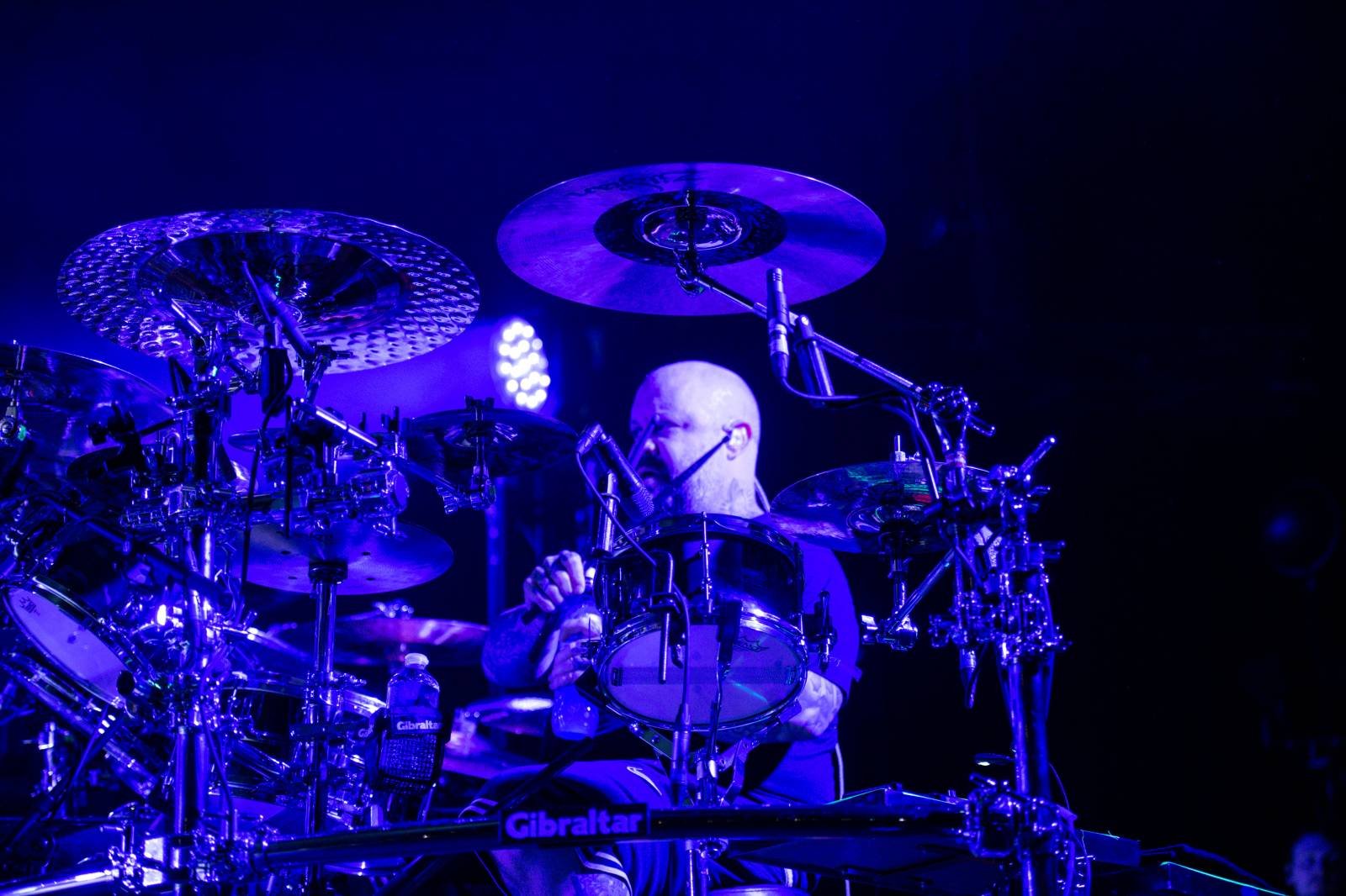 Limp Bizkit si v Praze napravili svou reputaci. Koncert ve Foru Karlín vyprodali