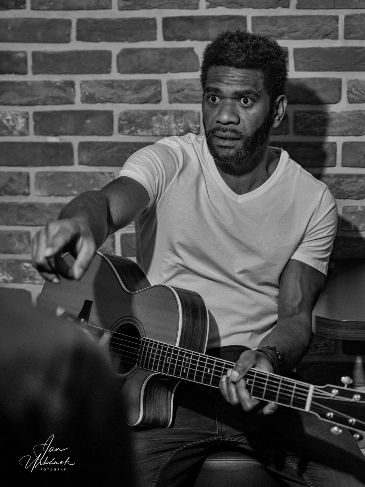 Vanua2 pokřtila v Lucerna Music Baru nové album, za kmotra zvolila Ivana Hlase