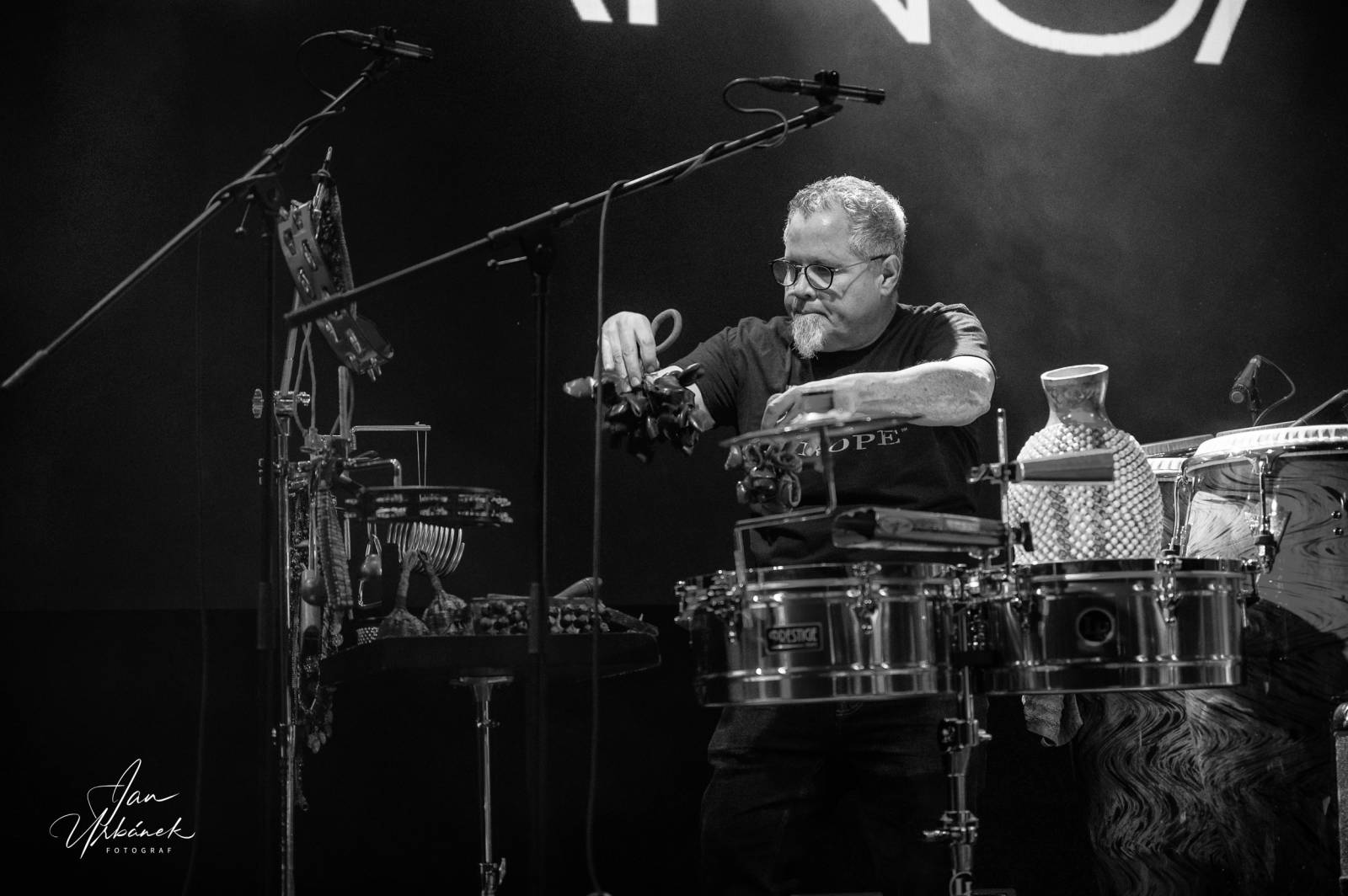 Vanua2 pokřtila v Lucerna Music Baru nové album, za kmotra zvolila Ivana Hlase